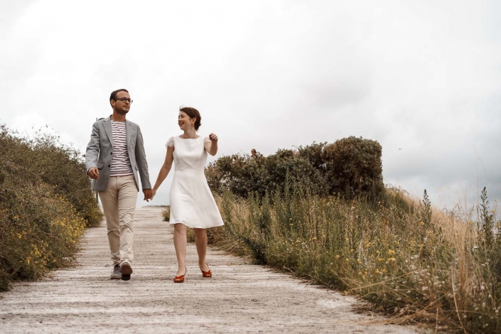 Hochzeitspaar Hand in Hand